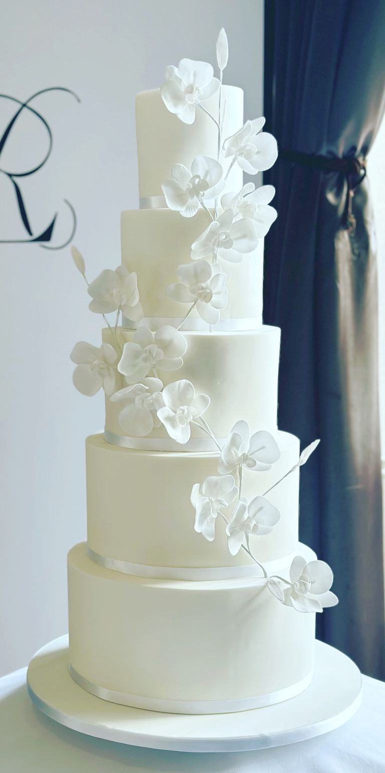 SLT Bakery naked wedding cake