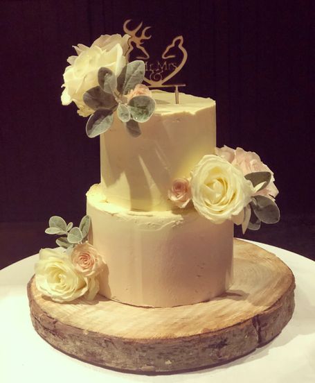 SLT Bakery 2 tier flower wedding cake